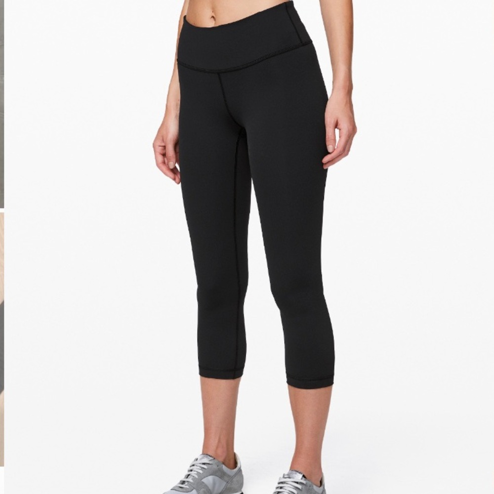 Lululemon Wunder Under Crop in Size 8